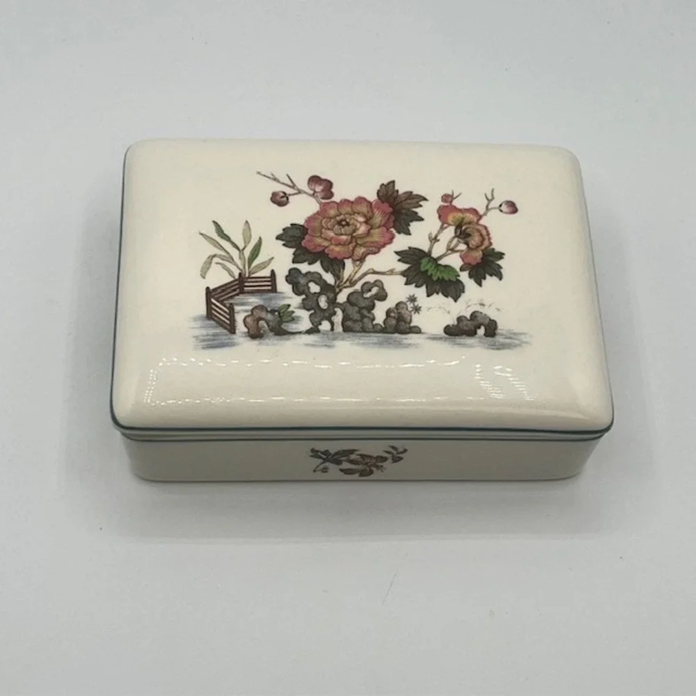 Wedgwood Eastern Flowers Trinket Box Etruria Barlaston TKD Floral Cream Ceramic